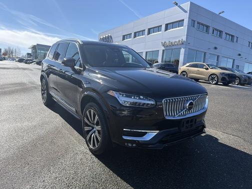 2025 Volvo XC90 Core