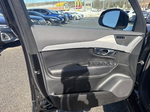 2025 Volvo XC90 Core