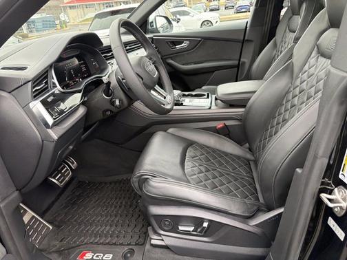 MYTHOS BLACK 2024 Audi SQ8 Prestige