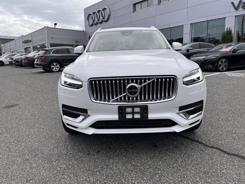 2023 Volvo XC90 Recharge Plug-In Hybrid Ultimate Bright Theme