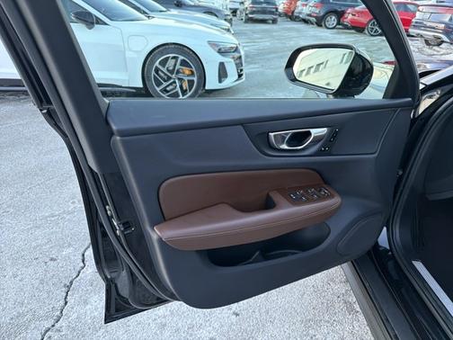 2025 Volvo V60 Cross Country Plus