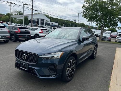 2025 Volvo XC60 Plus
