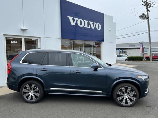 2025 Volvo XC90 Plug-In Hybrid Plus