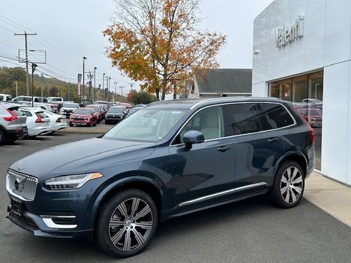 2025 Volvo XC90 Plug-In Hybrid Plus