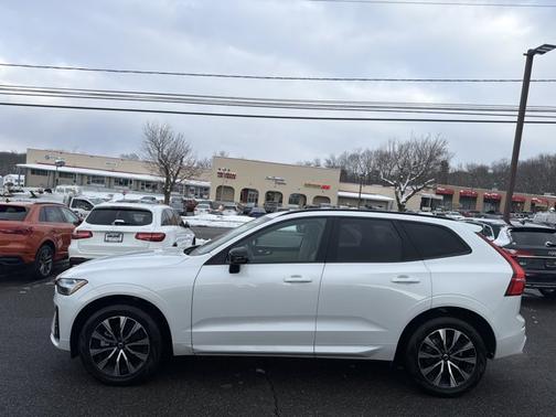 2025 Volvo XC60 Core