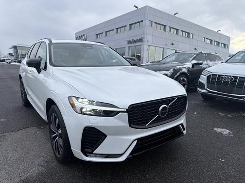 2025 Volvo XC60 Core