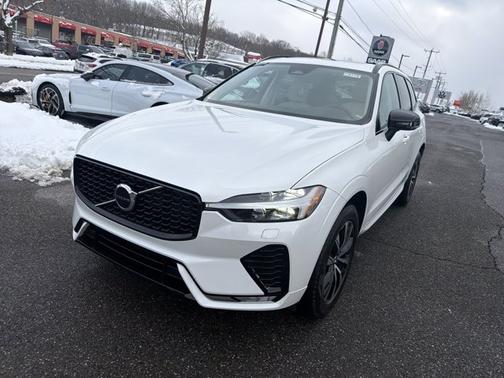 2025 Volvo XC60 Core