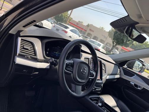 2024 Volvo XC90 Core Bright Theme