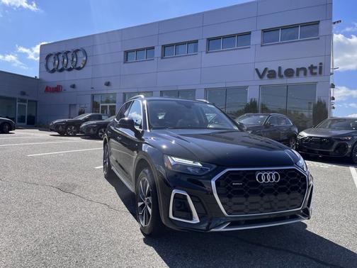 2023 Audi Q5 S line Premium Plus