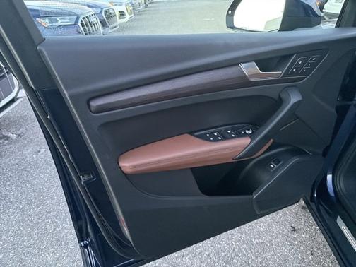 2022 Audi Q5 S line Premium Plus