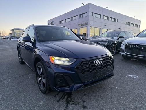 2022 Audi Q5 S line Premium Plus