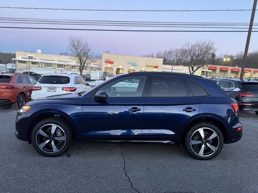 2022 Audi Q5 S line Premium Plus