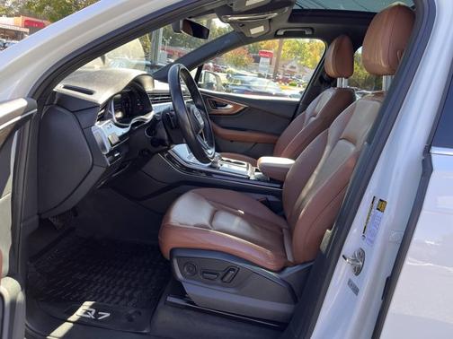 2022 Audi Q7 Premium