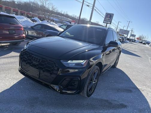 2022 Audi Q5 S line Premium Plus