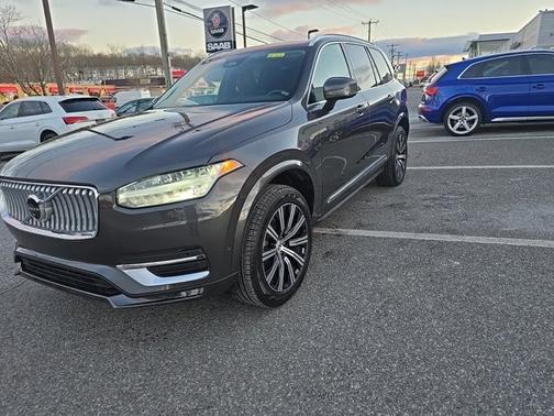 2024 Volvo XC90 Plus Bright Theme