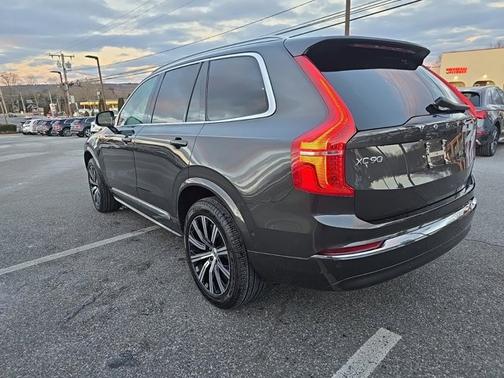 2024 Volvo XC90 Plus Bright Theme
