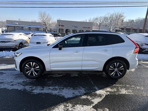 2025 Volvo XC60 Core