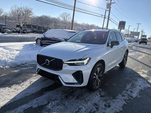 2025 Volvo XC60 Core