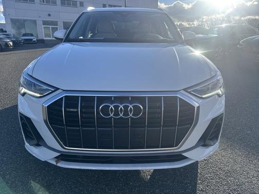 2025 Audi Q3 S line Premium