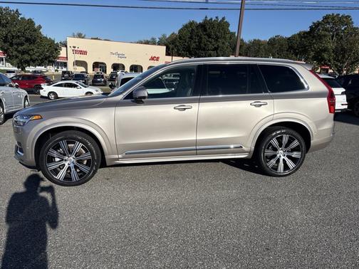 2024 Volvo XC90 Plus Bright Theme