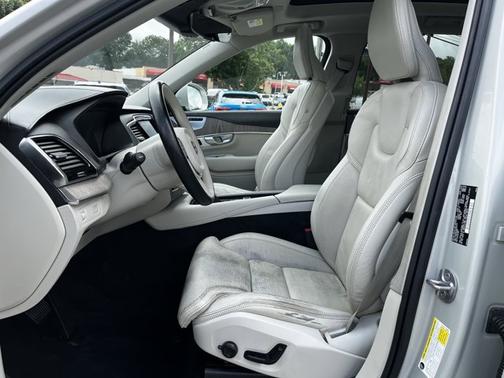 2022 Volvo XC90 Inscription
