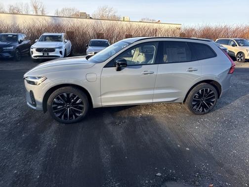 2026 Volvo XC60 Plug-In Hybrid Ultra