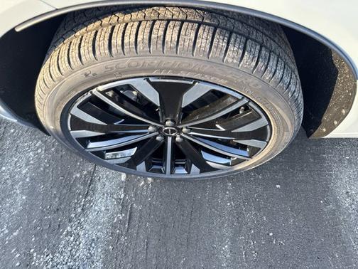 2026 Volvo XC60 Plug-In Hybrid Ultra