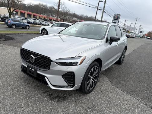 2025 Volvo XC60 Plus