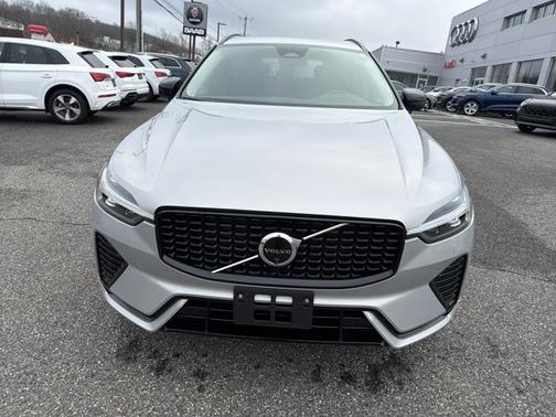 2025 Volvo XC60 Plus