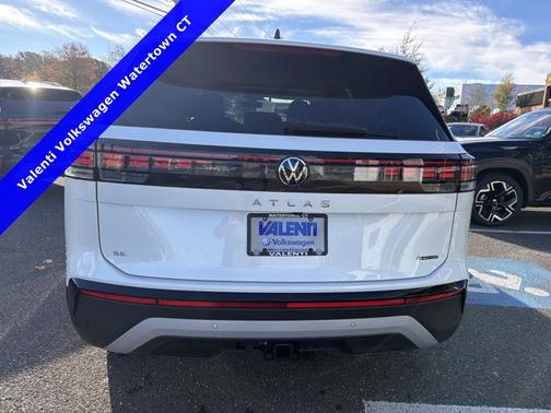 Opal White Pearl 2027 Volkswagen Atlas SE w/Technology