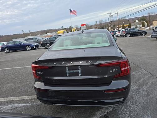 2024 Volvo S60 Core Dark Theme