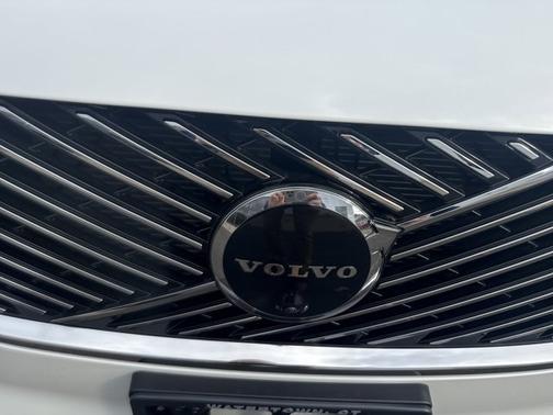 2026 Volvo XC90 Plus