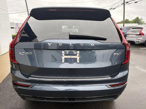 Denim Blue Metallic 2026 Volvo XC90 Ultra Dark Theme