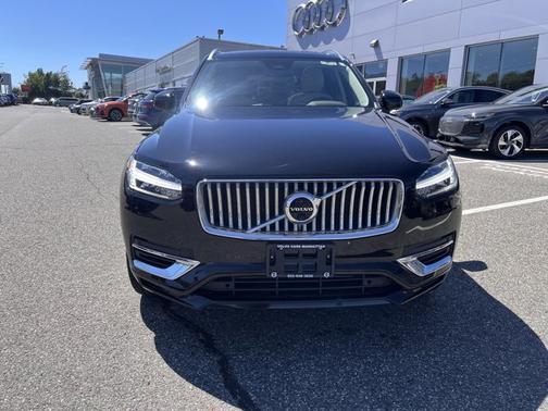 2023 Volvo XC90 Recharge Plug-In Hybrid Plus Bright Theme