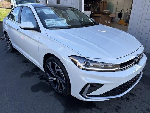 Opal White Pearl 2026 Volkswagen Jetta SEL