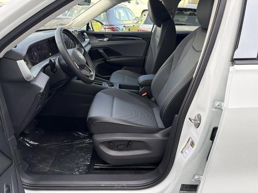 PURE WHITE 2026 Volkswagen Tiguan SE