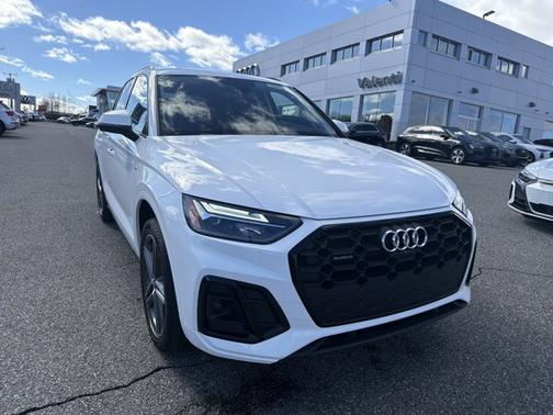 2023 Audi Q5 S line Premium Plus