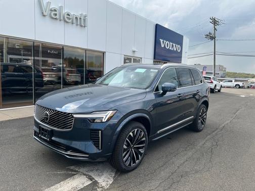 2025 Volvo XC90 Plus