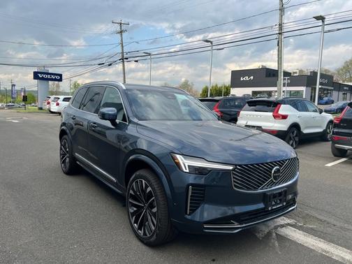 2025 Volvo XC90 Plus