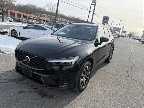 2025 Volvo XC60 Core