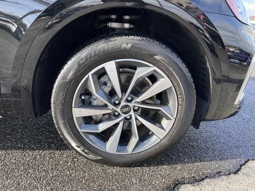 2022 Audi Q5 S line Premium Plus