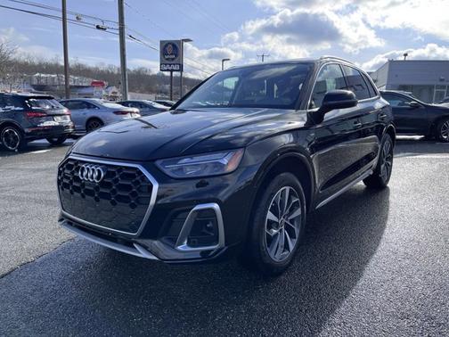 2022 Audi Q5 S line Premium Plus