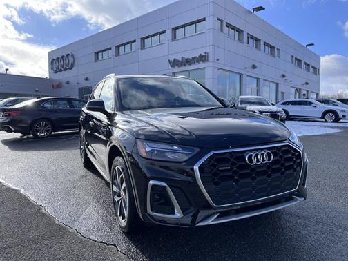 2022 Audi Q5 S line Premium Plus