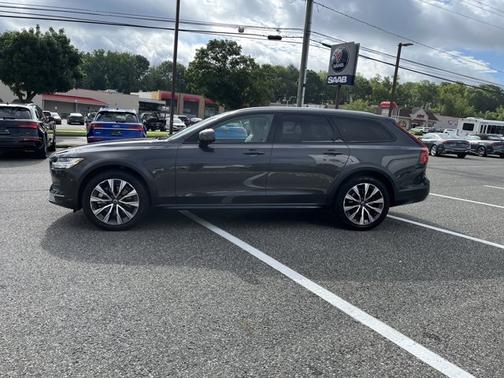 2024 Volvo V90 Cross Country Plus