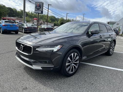 2024 Volvo V90 Cross Country Plus