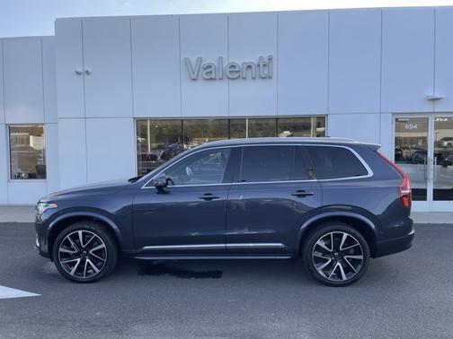 2024 Volvo XC90 Plus Bright Theme