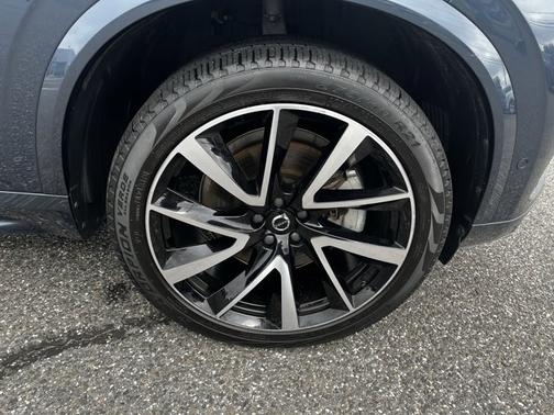 2024 Volvo XC90 Plus Bright Theme