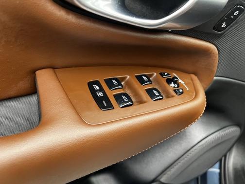 2024 Volvo XC90 Plus Bright Theme
