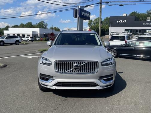 2024 Volvo XC90 Recharge Plug-In Hybrid Plus Bright Theme