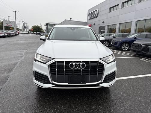 2023 Audi Q7 Premium Plus
